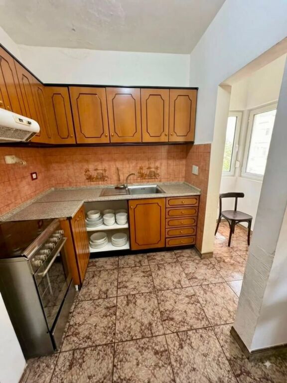Appartamento 2+1 in vendita a Lapraka, Via Dritan Hoxha, ex Dogana, Via Don Bosko.