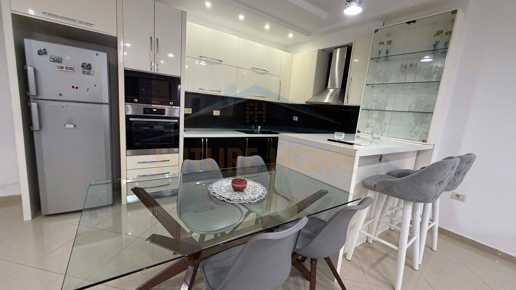 Jap me Qera, Apartament 2+1+2, Unaza e Re