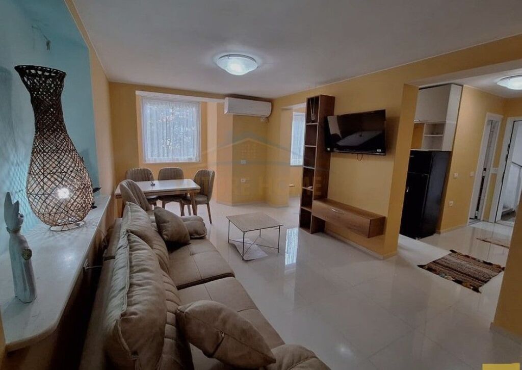 Affitto, Appartamento 2+1, Piazza Wilson 800 €