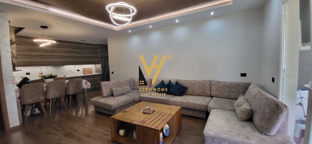 JEPET APARTAMENT 2+1+BLK ME QIRA TE KOMUNA E PARISIT 90.000 LEKE