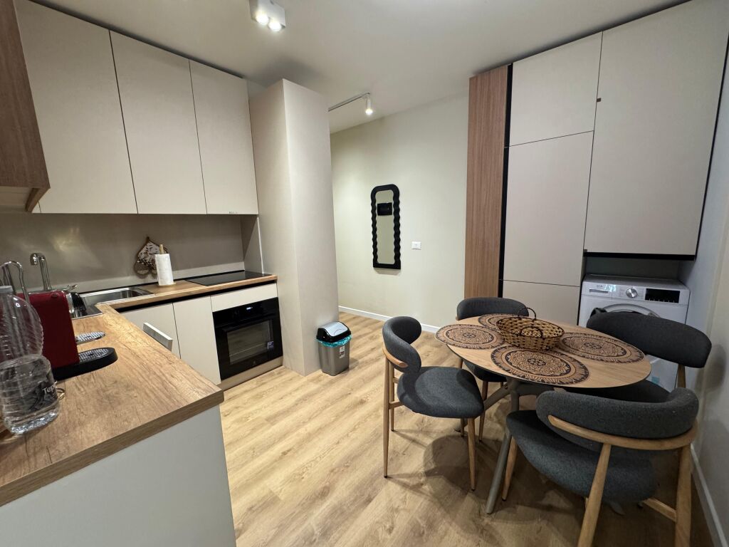 Jepet apartament me qera 1+1 Shkembi Kavajes
