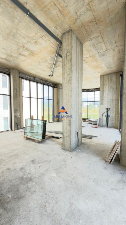 LOCALE COMMERCIALE IN AFFITTO 129 M2 " LAGO ASCIUTTO " 4000 EURO