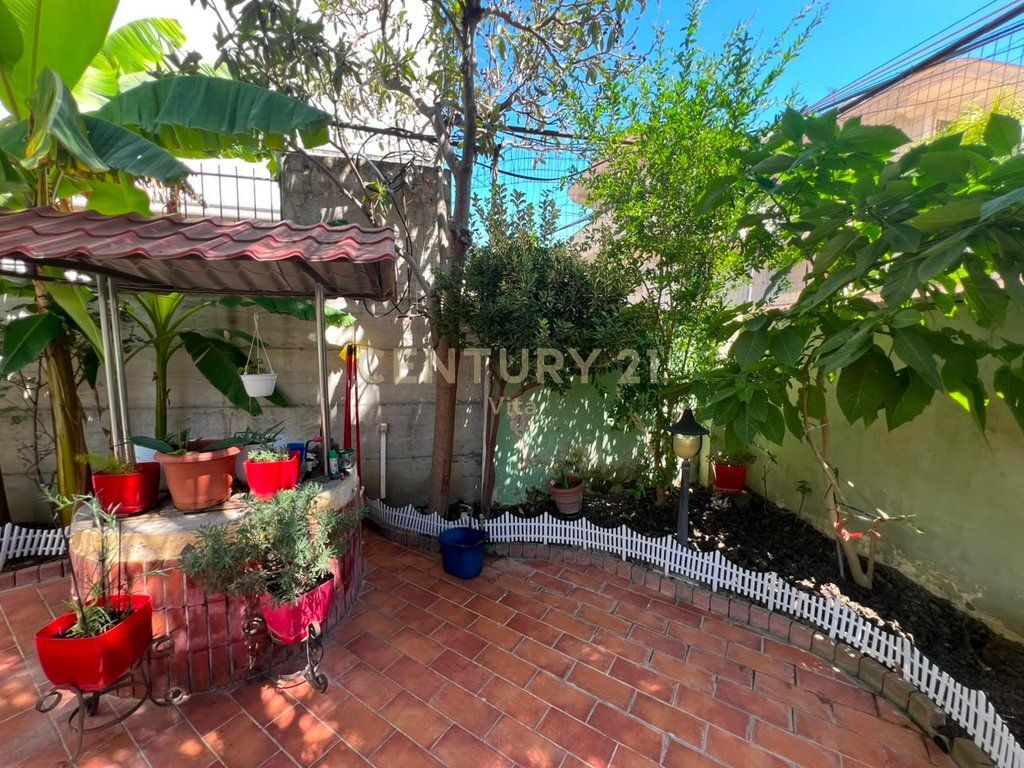 VILLA SU DUE PIANI IN VENDITA A DURRES!!