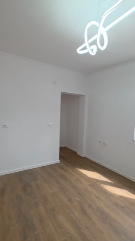 Apartament 1+1 per shitje Shkolla e Kuqe !