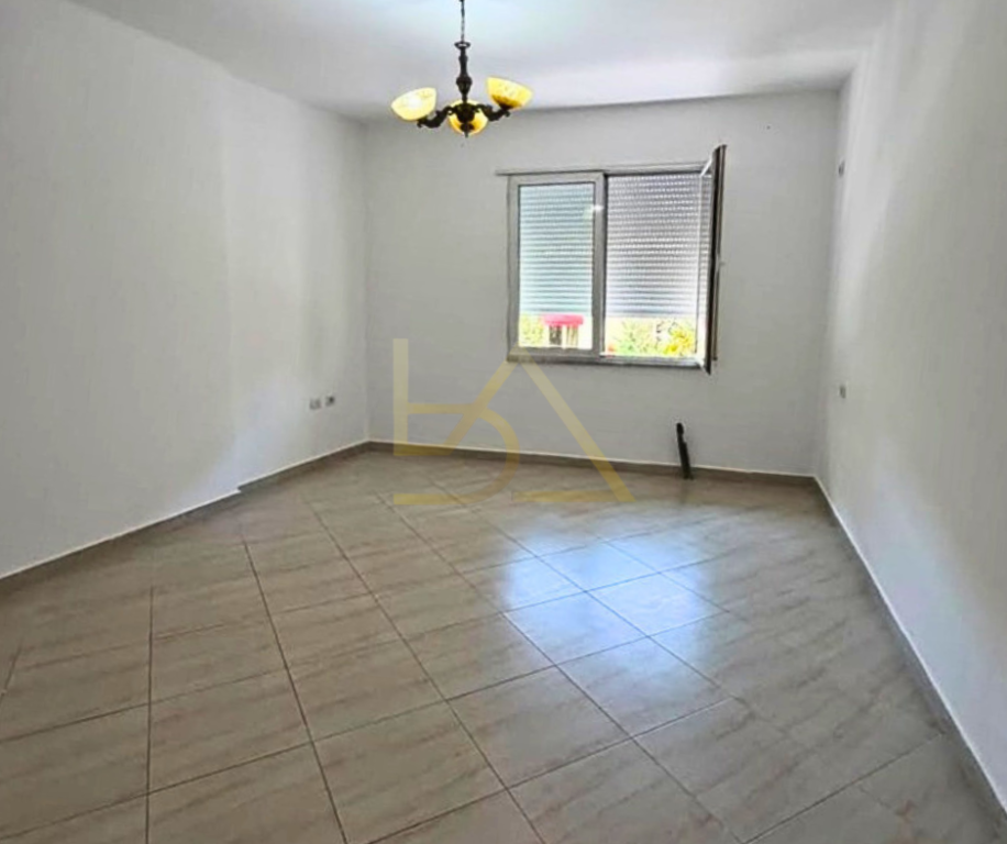 Apartament 2+1 për Shitje – Pazari i Ri, Tiranë