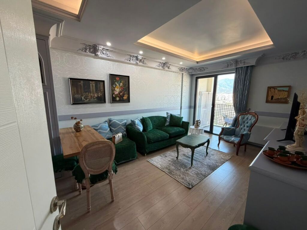 🏠 Jepet Apartament me Qira – Asl 2  📍 Pranë ish Venue club  🏢 Kati 9 🛋️ I mobiluar 🚗 Post parkimi 💰 Çmimi: 65,000 Lekë/muaj  📞 Për më shumë informacion, na kontaktoni!