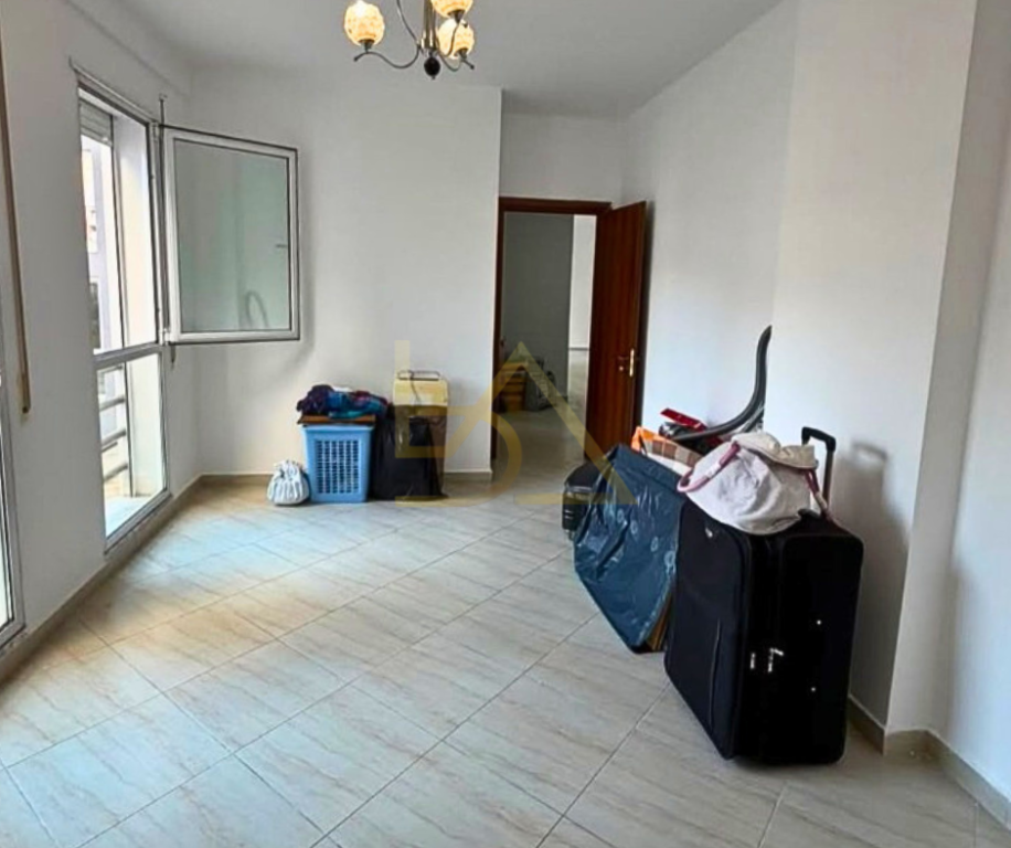 Apartament 2+1 për Shitje – Pazari i Ri, Tiranë