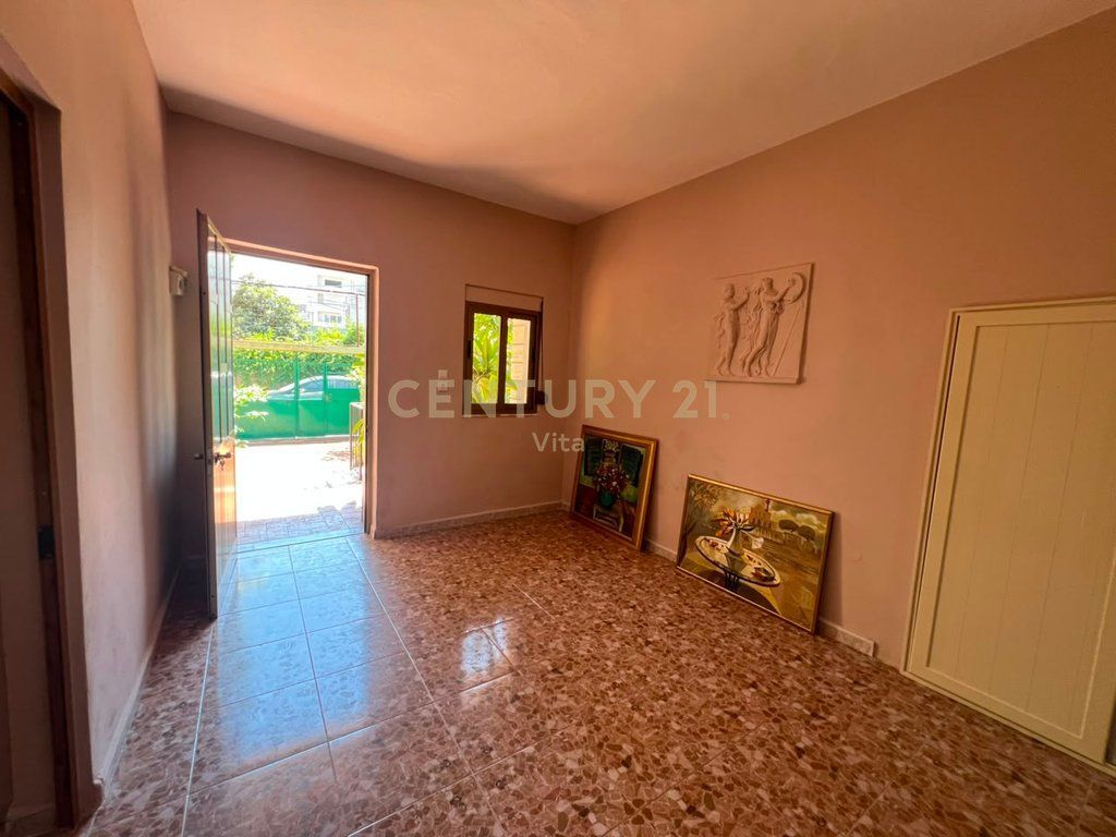 VILLA SU DUE PIANI IN VENDITA A DURRES!!