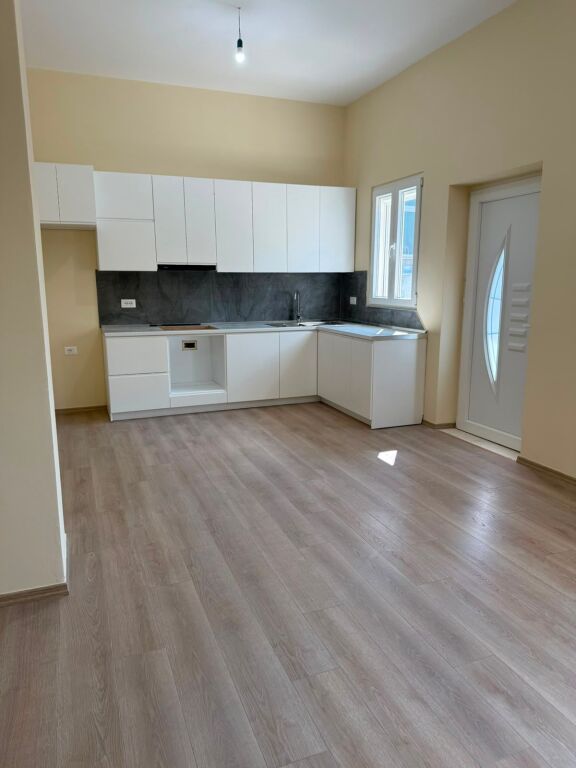 Rent | Shtëpi private 2 + 1 + 2 | Babrru | 400 €/month