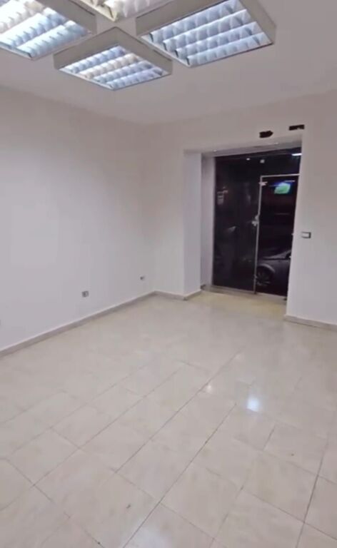 Shop for sale on floor 0 near Myslym Shyri 140,000 euros
