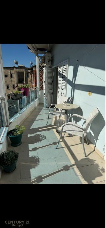 Japim me qira apartament 2+1 te Brryli, prane Bar Oslo!