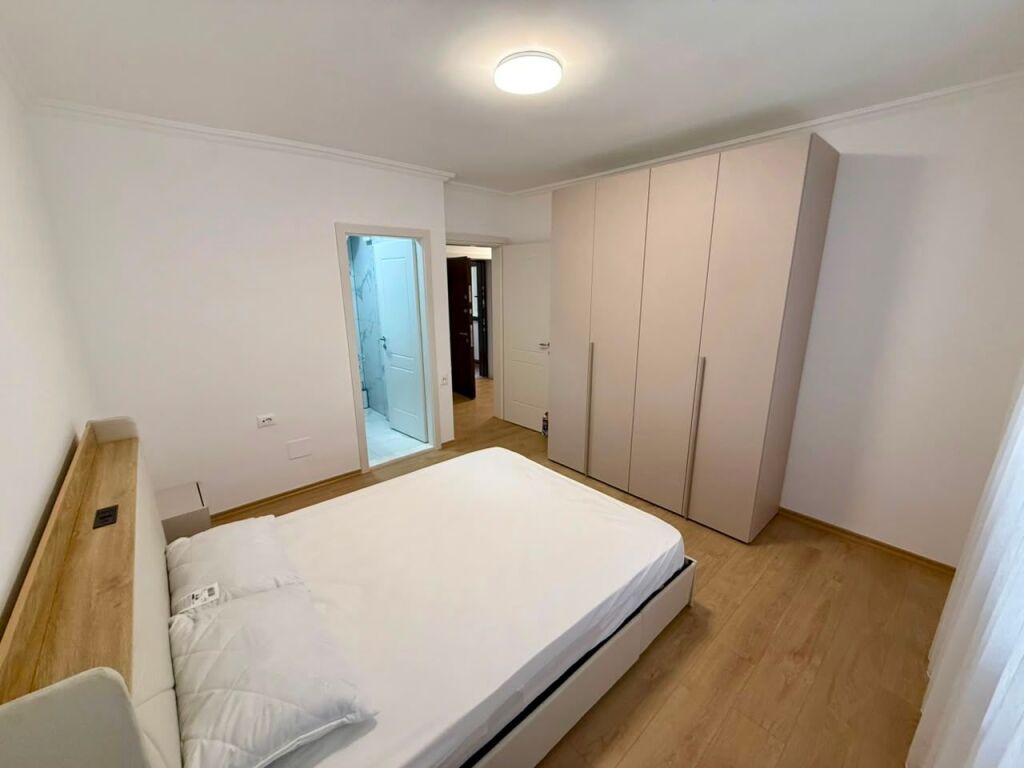 📣 AFFITTO SUPER Appartamento 2+1 con 2 Bagni 📍 Centro, Vicino al Mercato Nuovo ✨ 💶 Prezzo 1.000 Euro