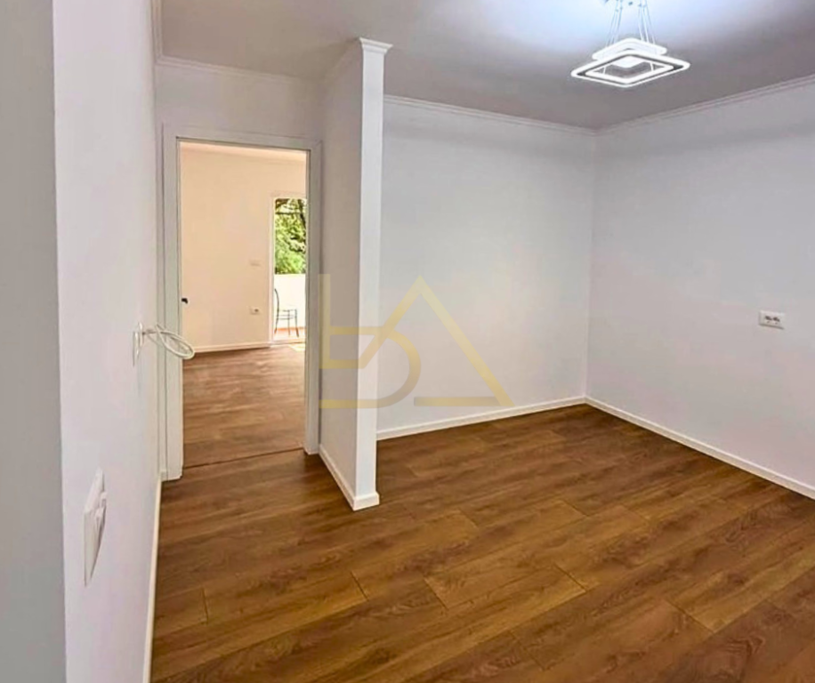 Apartament 1+1 për Shitje – Xhamllik, Tiranë