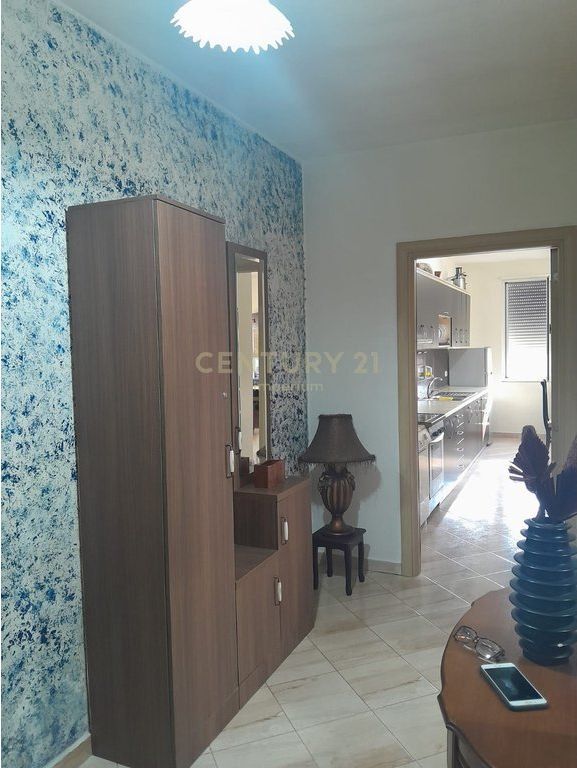 Apartament 2+1 për Shitje pranë Amerikan 3, Yzberisht!