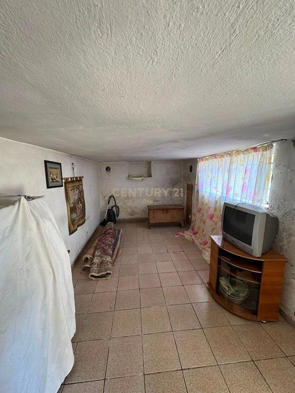 PRIVATE 1-FLOOR HOUSE FOR SALE📍 Tirana 199,000 € 19,900,000 Lek