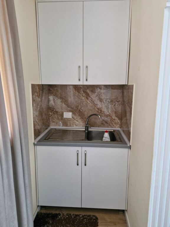 Jepet me Qira Apartament 1+1 – Bulevardi Bajram Curri