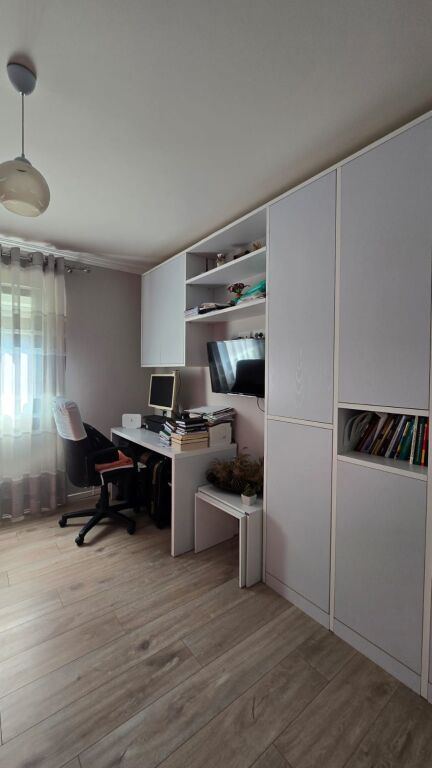 Apartament 2+1 per shitje , te Irfan Tomini !
