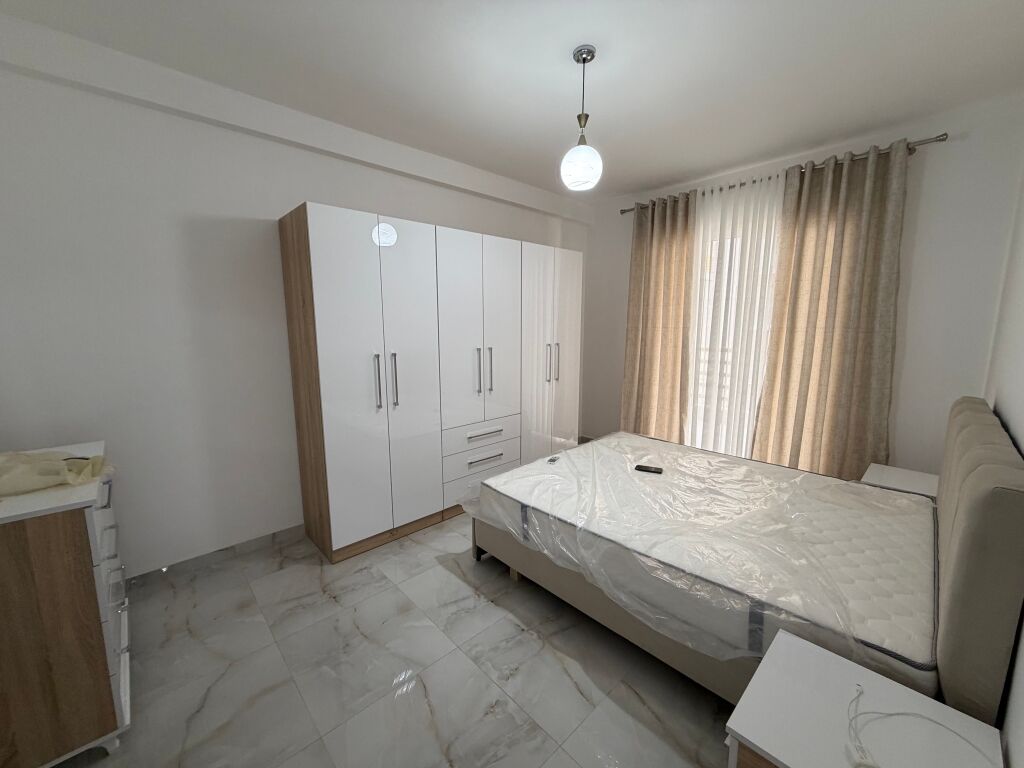 🏡 JEPET ME QIRA 📍Rruga Dritan hoxha kompleksi E88– APARTAMENT 2+1  ✨ I mobiluar 🏢 Kati 3 💰 Çmimi: 70,000 Lekë/muaj 🚗 Post parkimi i përfshirë në çmim  