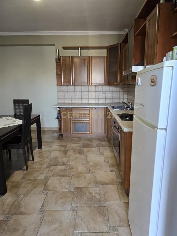 Apartament 2+1+2T për Shitje pranë Stadiumit në Durrës