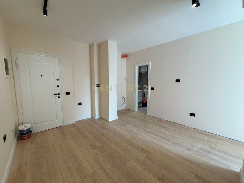 🏡 VENDESI 1 APPARTAMENTO 1+1 – MUNICIPIO DI PARIGI