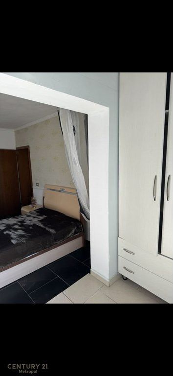 Japim me qira apartament 2+1 te Brryli, prane Bar Oslo!
