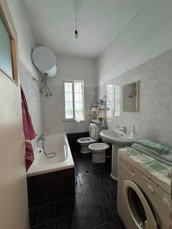 PRIVATE 1-FLOOR HOUSE FOR SALE📍 Tirana 199,000 € 19,900,000 Lek