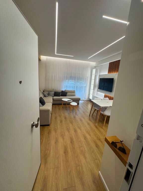 IN AFFITTO: 1+1 📍 Ali Demi - Residenza Kadiu || 50.000 ALL/Mese - Edificio 1 - 3° Piano - Sup. 80m² - Mai Abitato, 100% Nuovissimo🔥