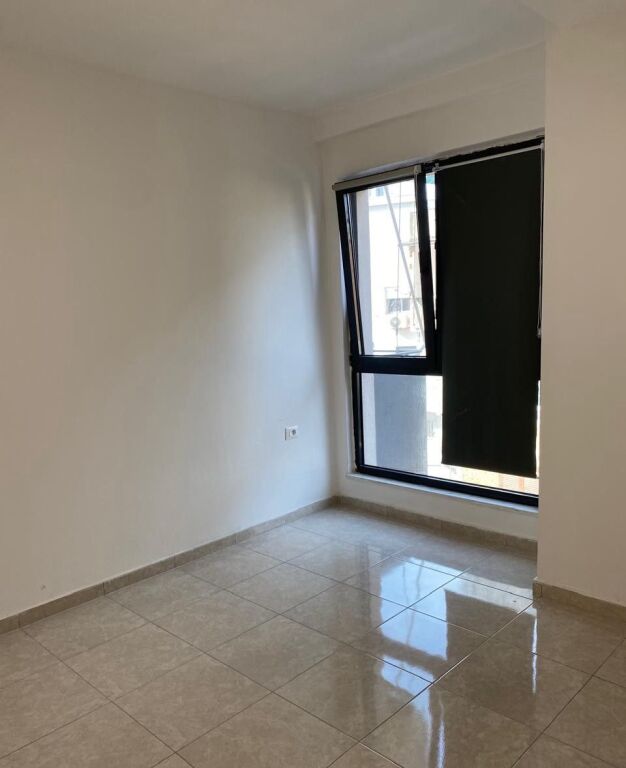 Qera | Ambjent Biznesi | Pazari i Ri | 800 €/muaj