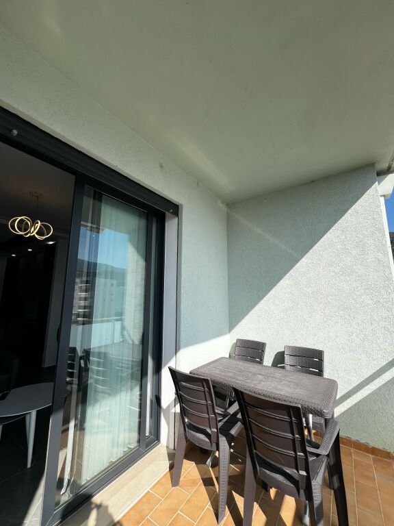 Apartament 2+1 në shitje në Lungomare Vlorë