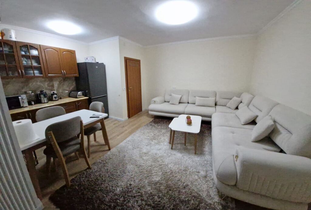 Jepet me Qira Apartament 1+1 – Bulevardi Bajram Curri