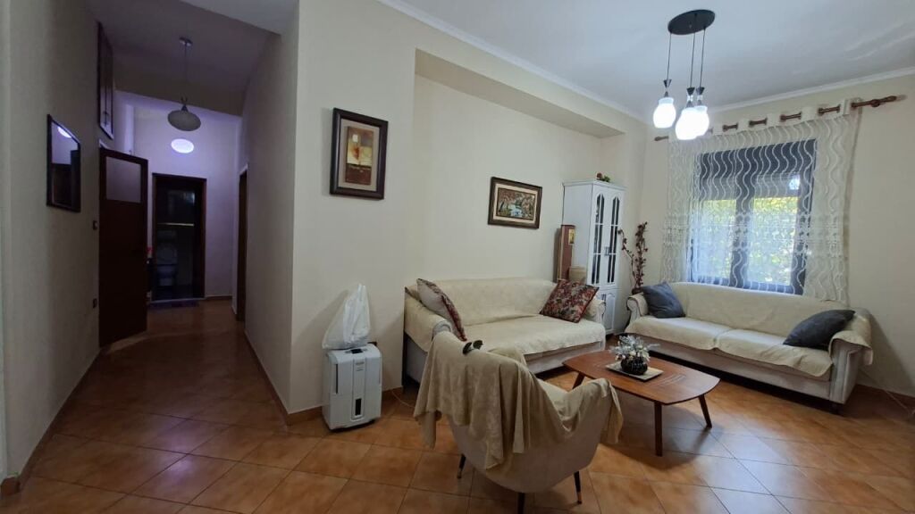 Apartment 3+1, Shallvaret!