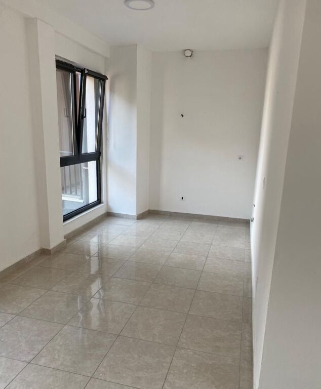 Qera | Ambjent Biznesi | Pazari i Ri | 800 €/muaj