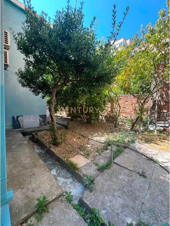 VILLA SU DUE PIANI IN VENDITA A DURRES!!