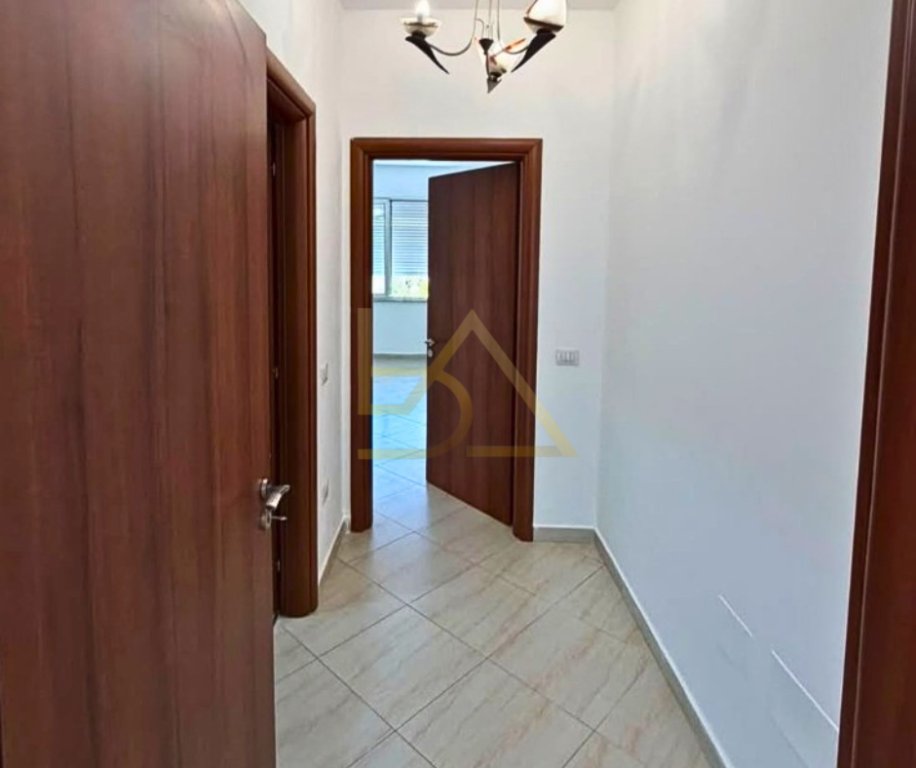 Apartament 2+1 për Shitje – Pazari i Ri, Tiranë
