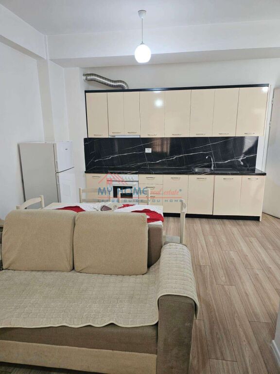 Appartamento 2+1 in affitto Ali Demi a Tirana