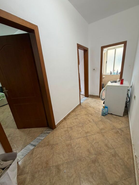 Appartamento 1+1 in affitto (per abitazione o ufficio) a Garda, ex Blloku.