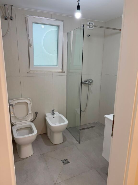 Rent | Shtëpi private 2 + 1 + 2 | Babrru | 400 €/month