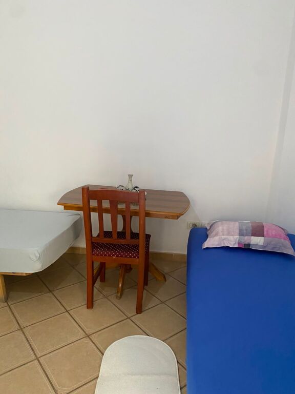 GARSIONERE 27000 LEKE.TREGU USHQIMOR,PALLATI ME SHIGJETA