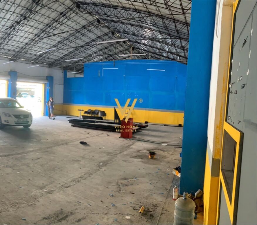 WAREHOUSE 400 M2 FOR RENT IN MISTO MAME 300,000 LEKE