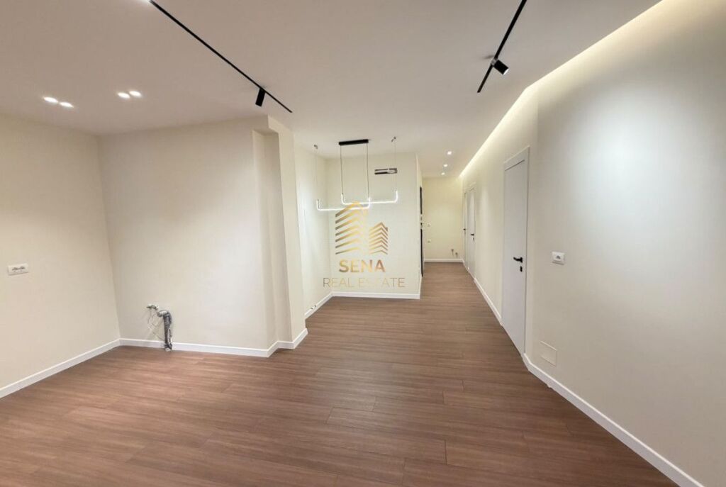 For sale, Apartment 2+1+balcony, Ali Demi-Near Shkoza Roundabout, 19,000,000 Lek