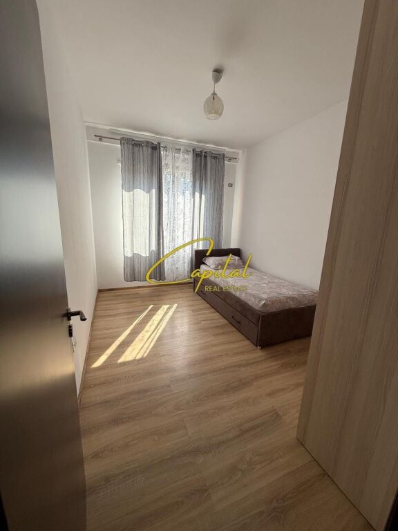 APARTAMENT ME QIRA 2+1 ALI DEMI 75.000 LEKE