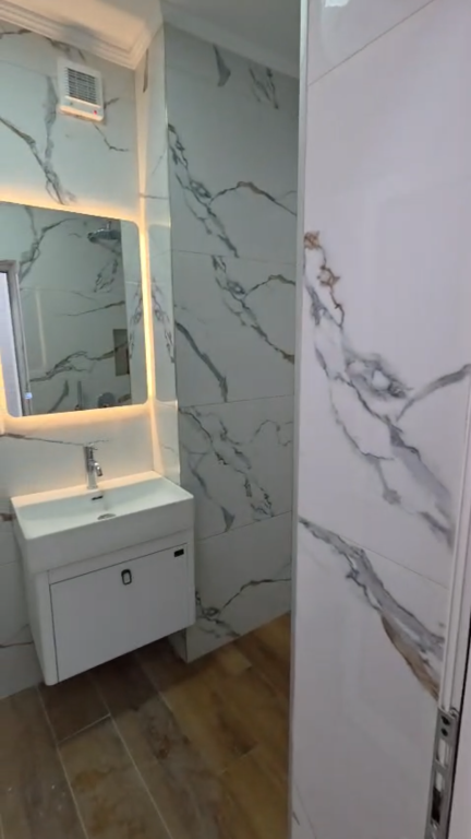 Apartament 1+1 per shitje Shkolla e Kuqe !