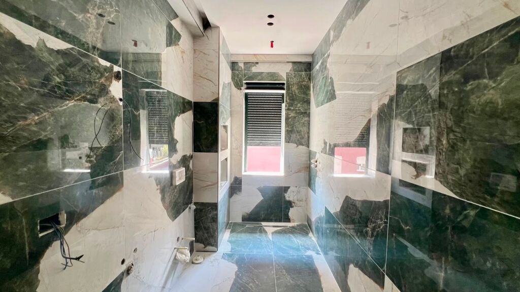 🏠SHITET 3+1+2wc + Kuzhine e Vecuar 📍Selite - Prane Universitetit Marlin Barleti 210,000€ - Orientim JUG🌞 - Kati 3 - SP.127m² - E Rinovuar
