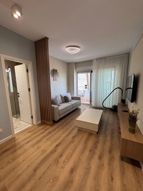 Jepet apartament me qera 1+1 Shkembi Kavajes