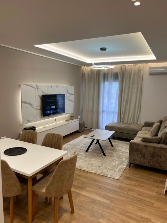 Apartament 2+1 per qera perballe Kompleksit Deliorgji!