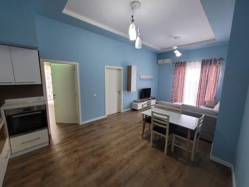 Qera | Apartament 2 + 1 | Fresku | 450 €/muaj