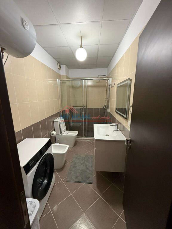 Apartament 2+1 me qira tek  Tregu Elektrik Tirane