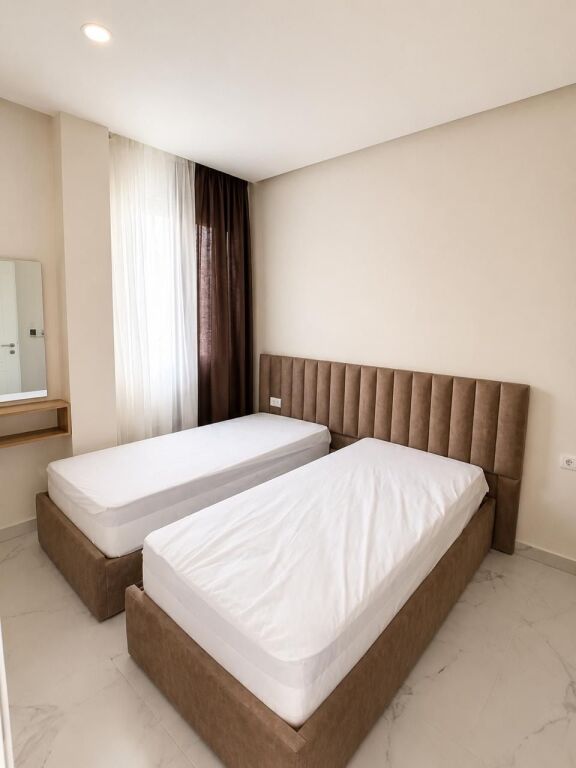 Qera, Apartament 1+1 , 5 Maj