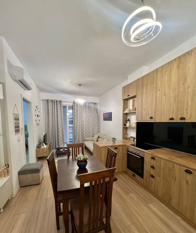 Qera | Apartament 1 + 1 | Rruga Jordan Misja | 450 €/muaj