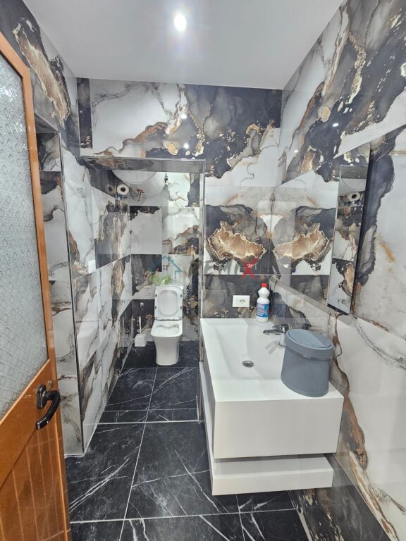 🏠 APARTAMENT 1+1 ME QIRA – PRANË STADIUMIT, DURRËS